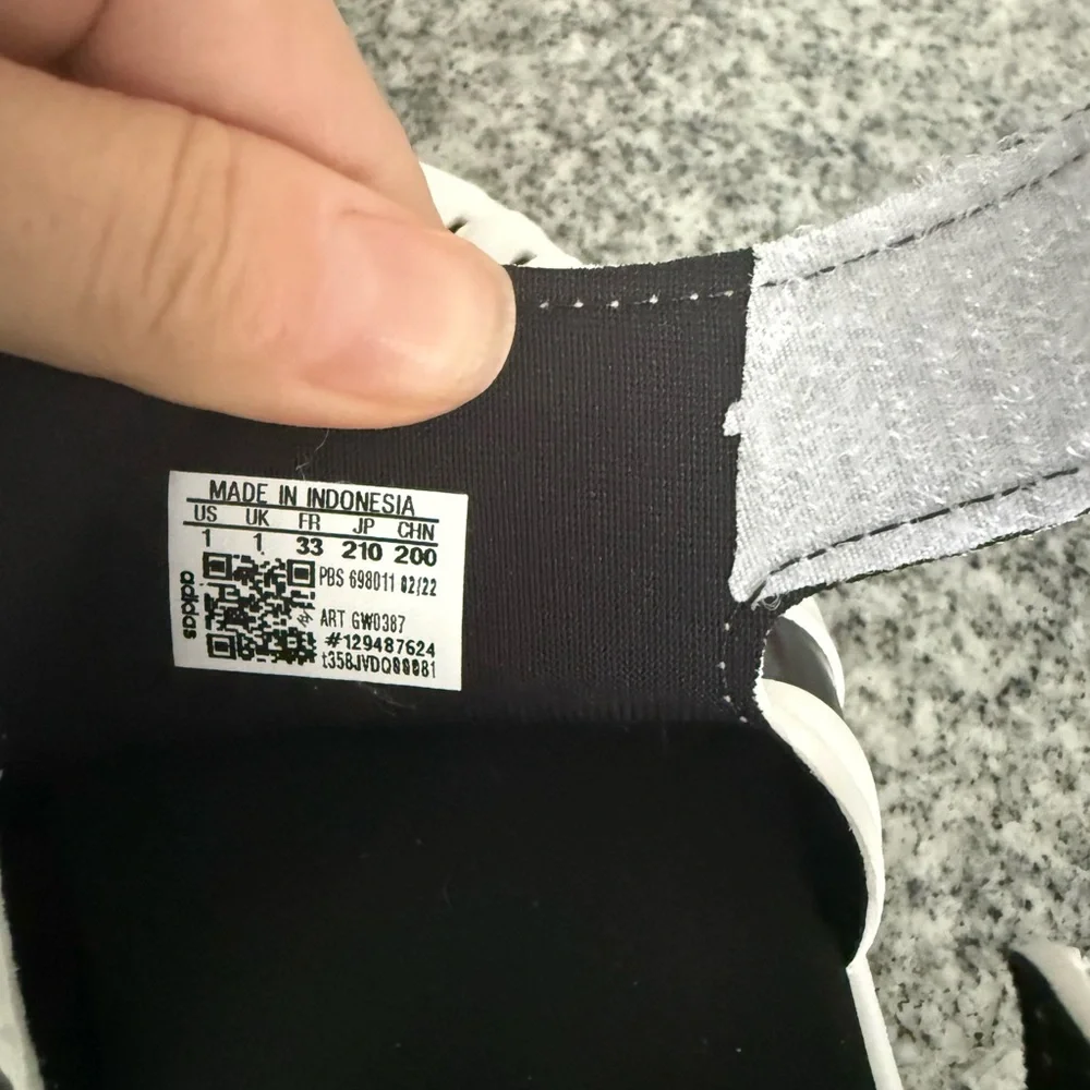 Adidas Kids White and Black Sandals 1Y - Picture 6 of 6